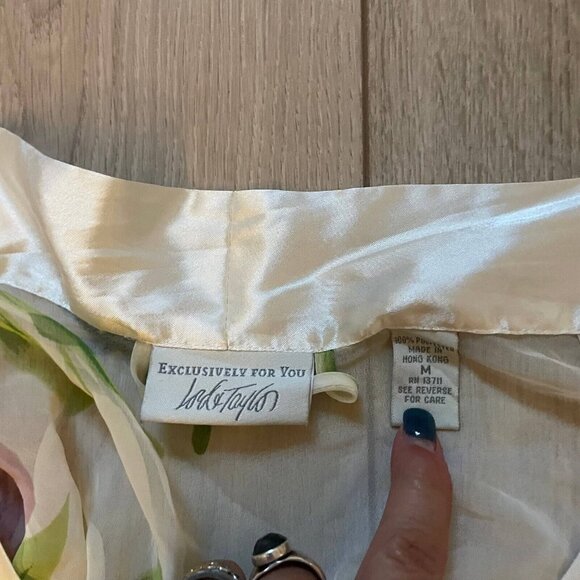 Lord & Taylor Women 100% Polyester Floral Semi-Sheer Robe Multicolor Medium - Picture 10 of 11